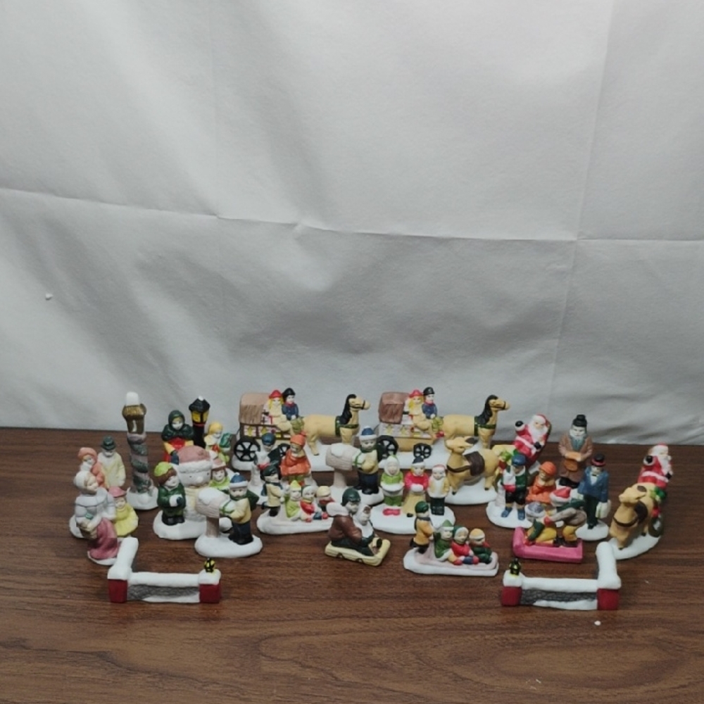20+ Pieces Ceramic Christmas Figures